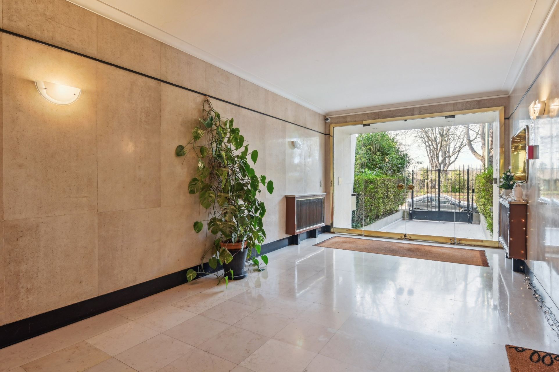 luxury apartment 5 Rooms for sale on PARIS (75016)