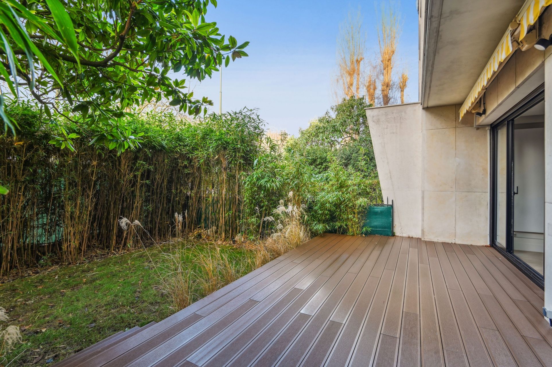 luxury apartment 5 Rooms for sale on PARIS (75016)