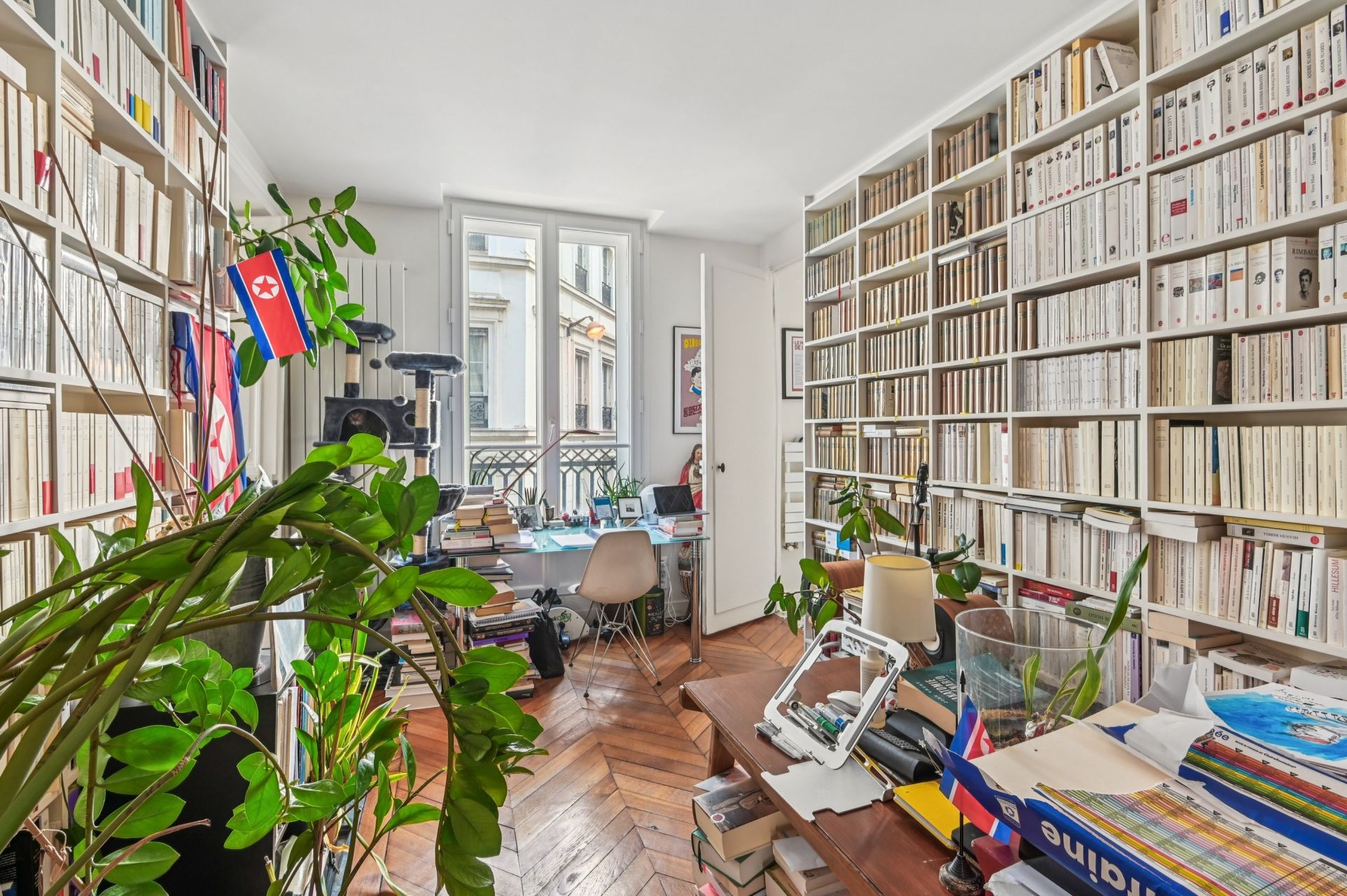 luxury apartment 5 Rooms for sale on PARIS (75008)