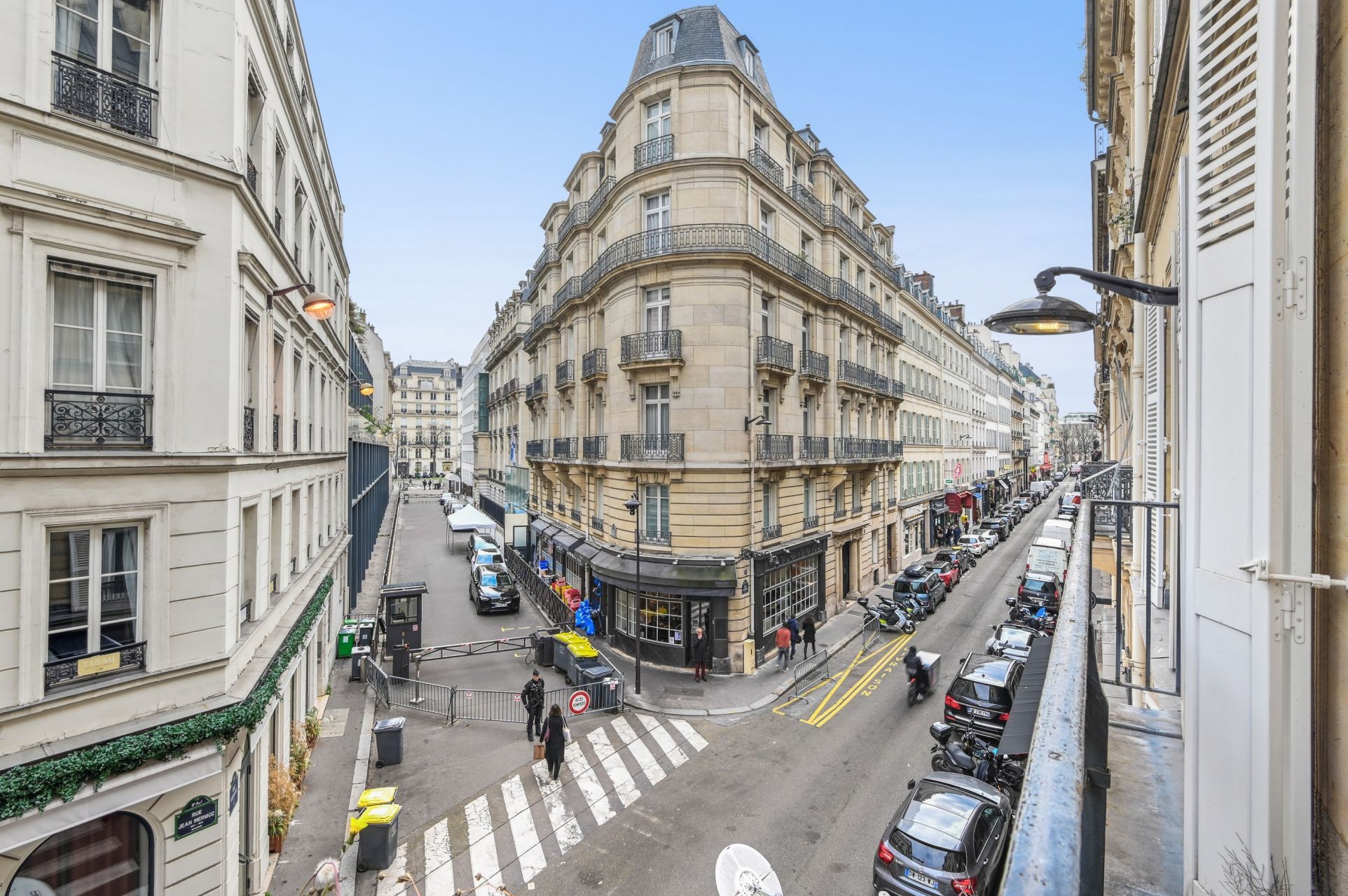 luxury apartment 5 Rooms for sale on PARIS (75008)