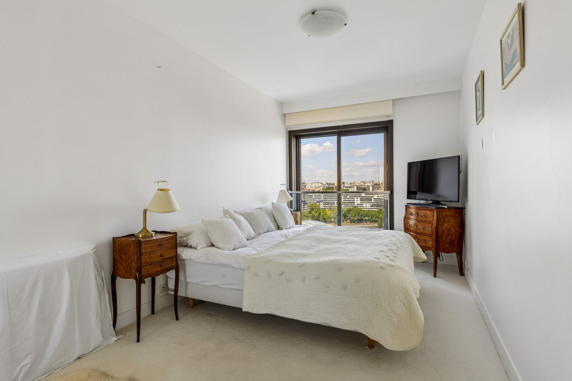 luxury apartment 2 Rooms for sale on PARIS (75015)