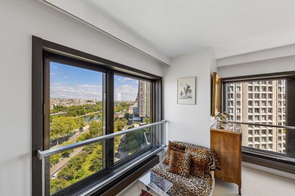 Sale Luxury apartment Paris 15 2&nbsp;Rooms 70&nbsp;m²