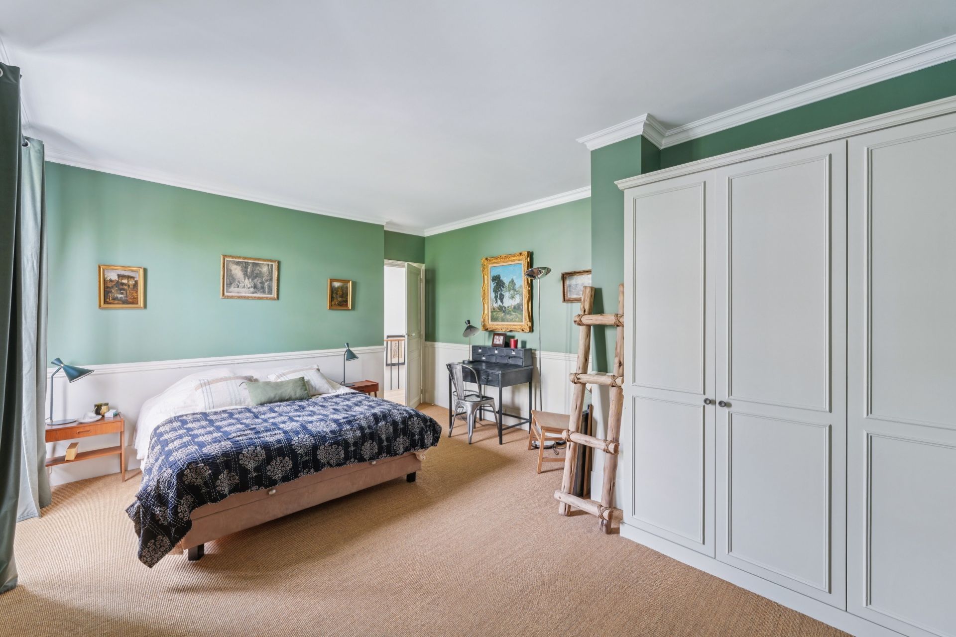 luxury house 9 Rooms for sale on NEUILLY SUR SEINE (92200)