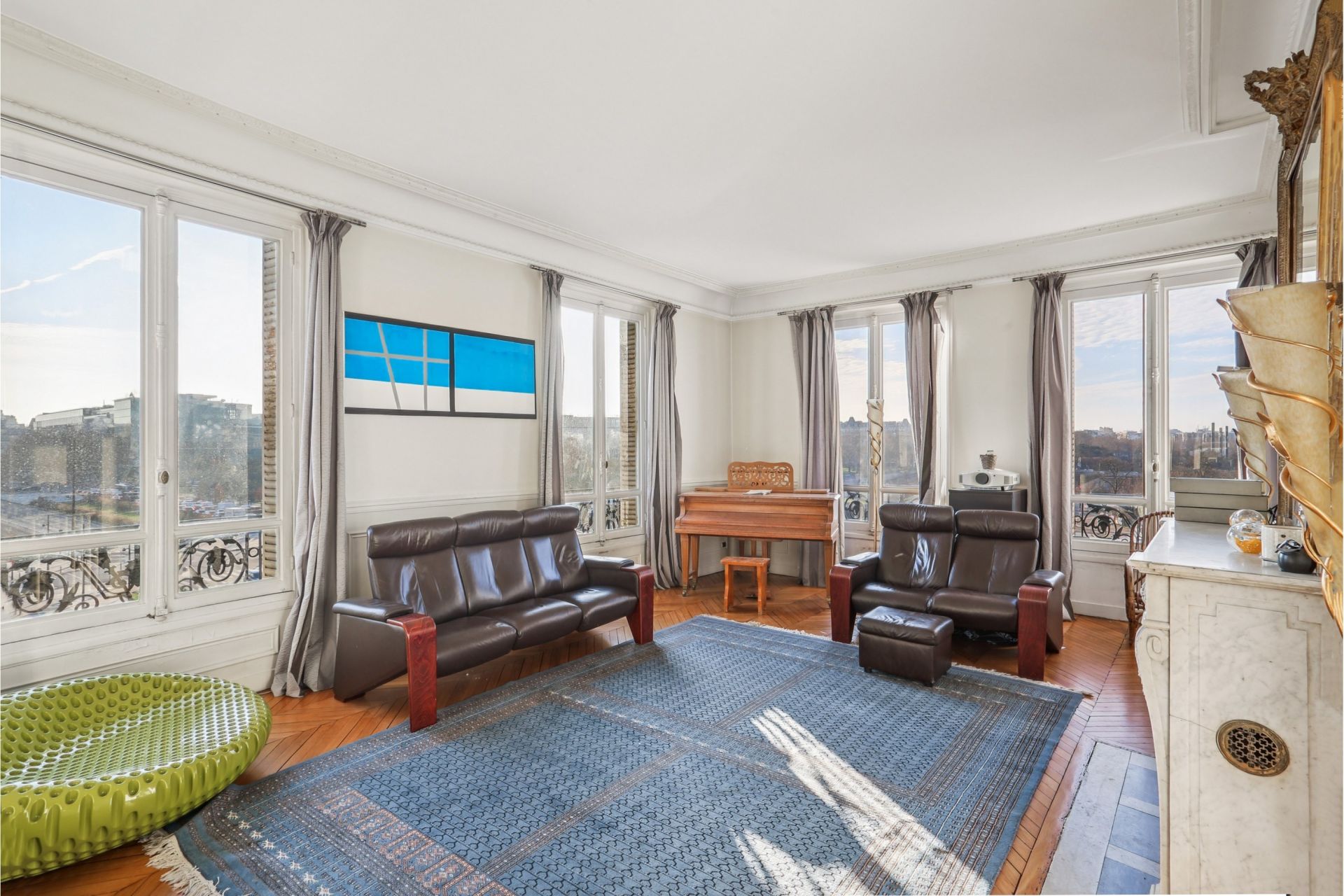 luxury apartment 5 Rooms for sale on NEUILLY SUR SEINE (92200)