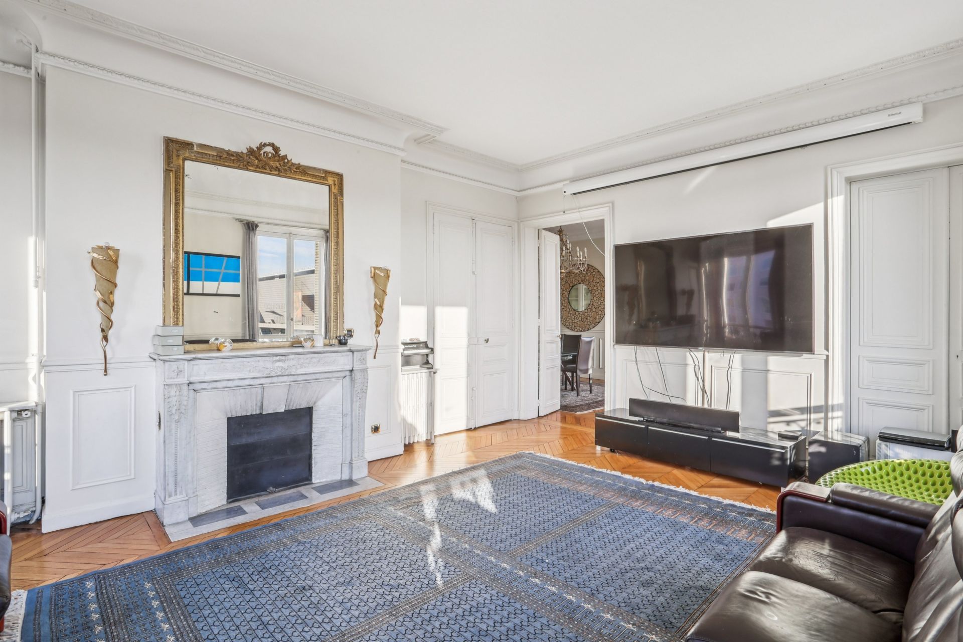 luxury apartment 5 Rooms for sale on NEUILLY SUR SEINE (92200)