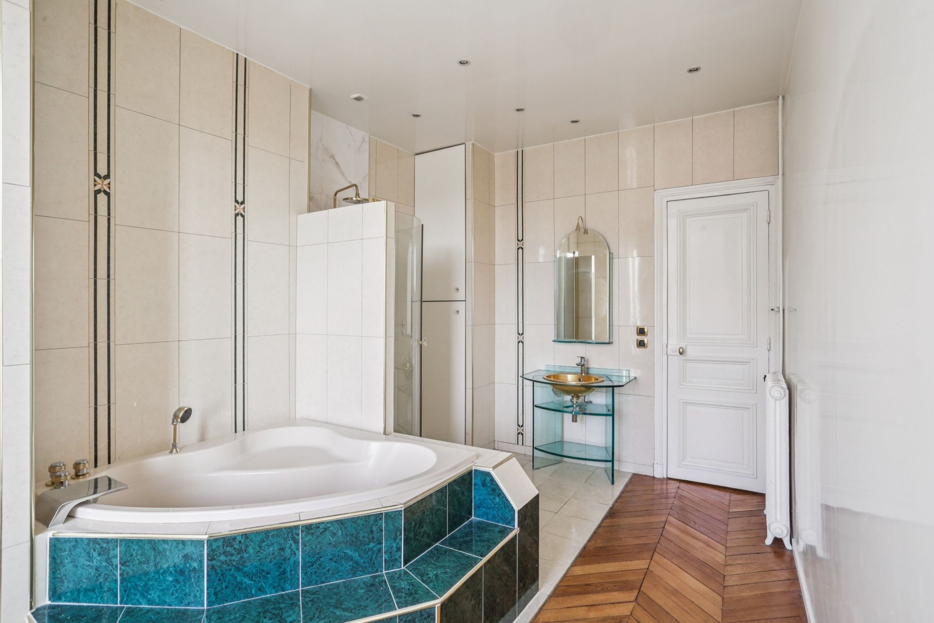 luxury apartment 5 Rooms for sale on NEUILLY SUR SEINE (92200)