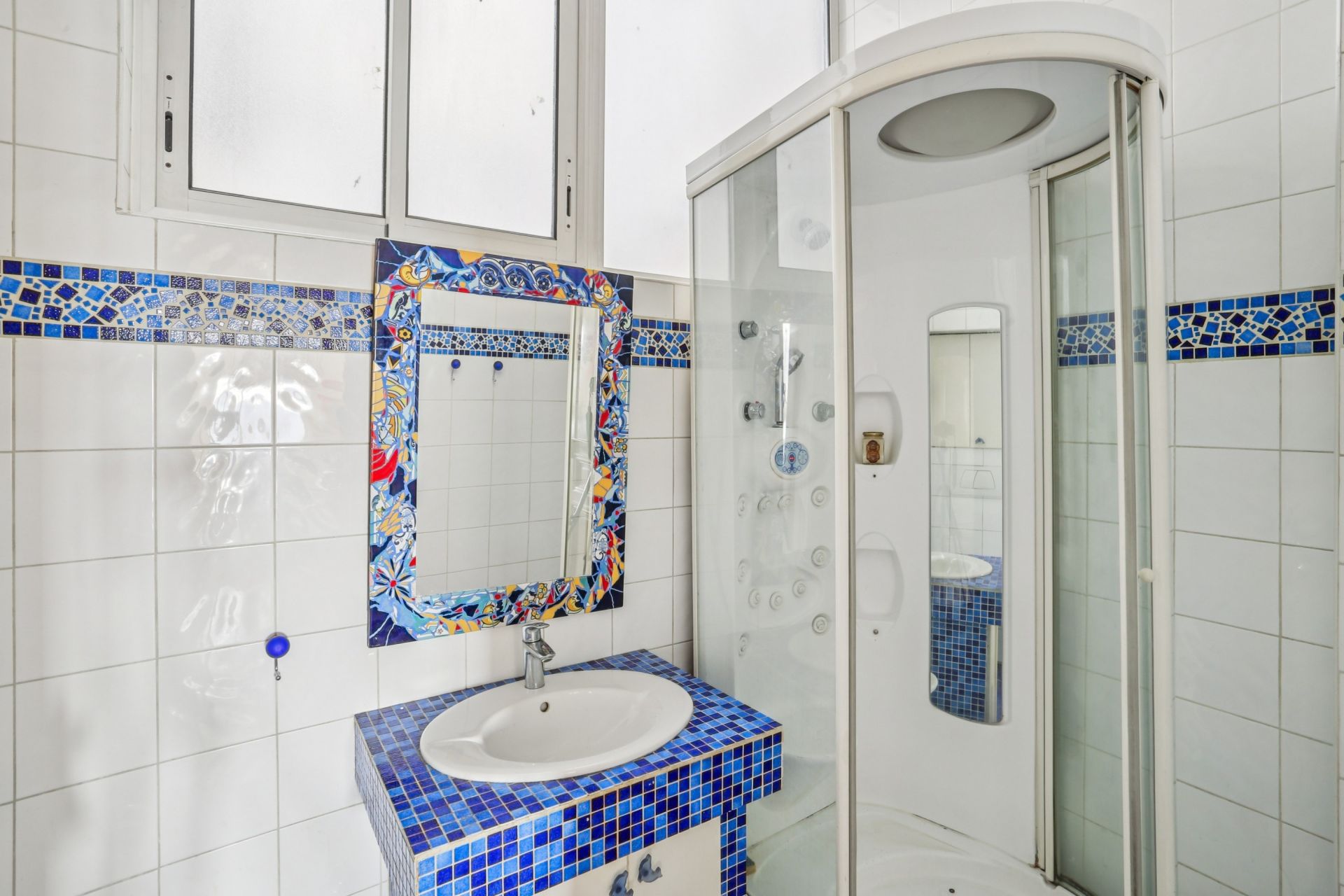 luxury apartment 5 Rooms for sale on NEUILLY SUR SEINE (92200)