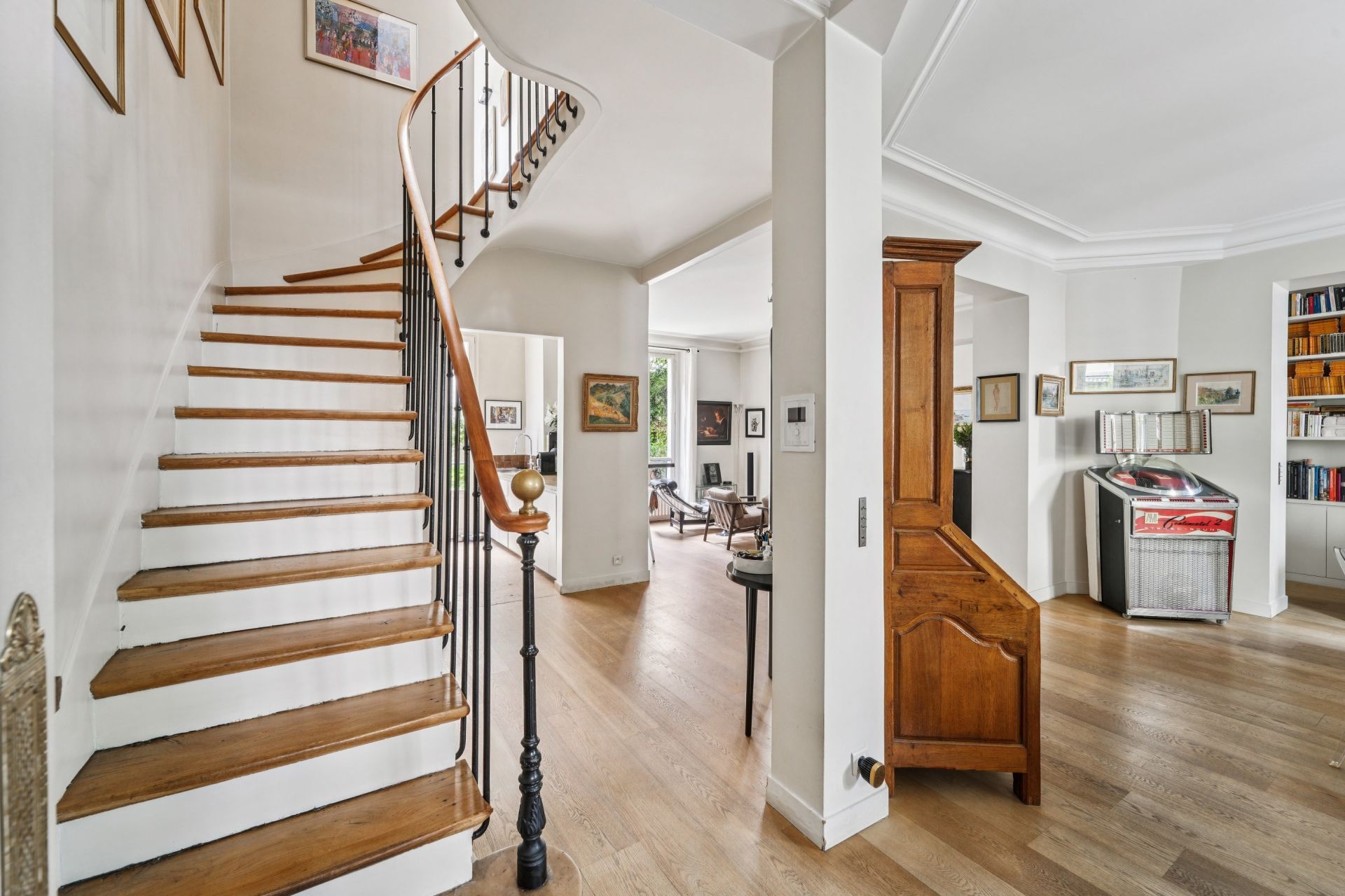 luxury house 9 Rooms for sale on NEUILLY SUR SEINE (92200)