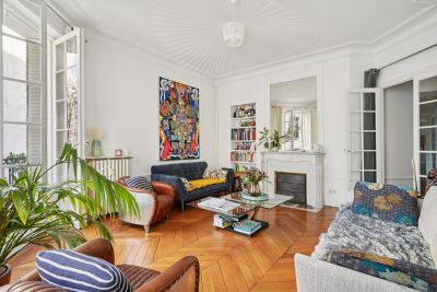 Sale Luxury apartment Neuilly-sur-Seine 4&nbsp;Rooms 94&nbsp;m²