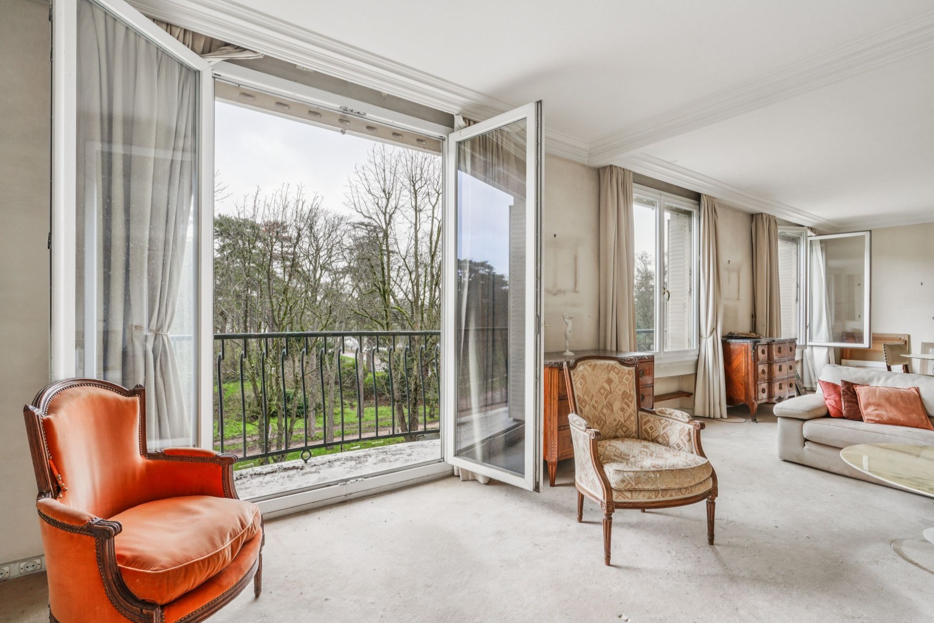 luxury apartment 5 Rooms for sale on NEUILLY SUR SEINE (92200)