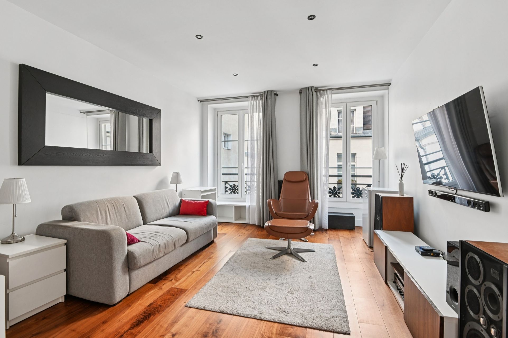luxury apartment 6 Rooms for sale on PARIS (75004)