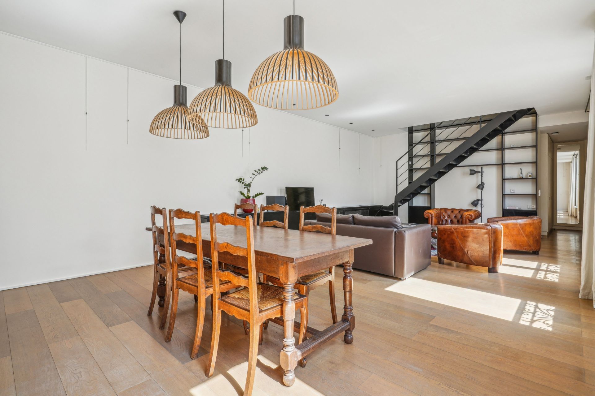 luxury apartment 4 Rooms for sale on PARIS (75017)