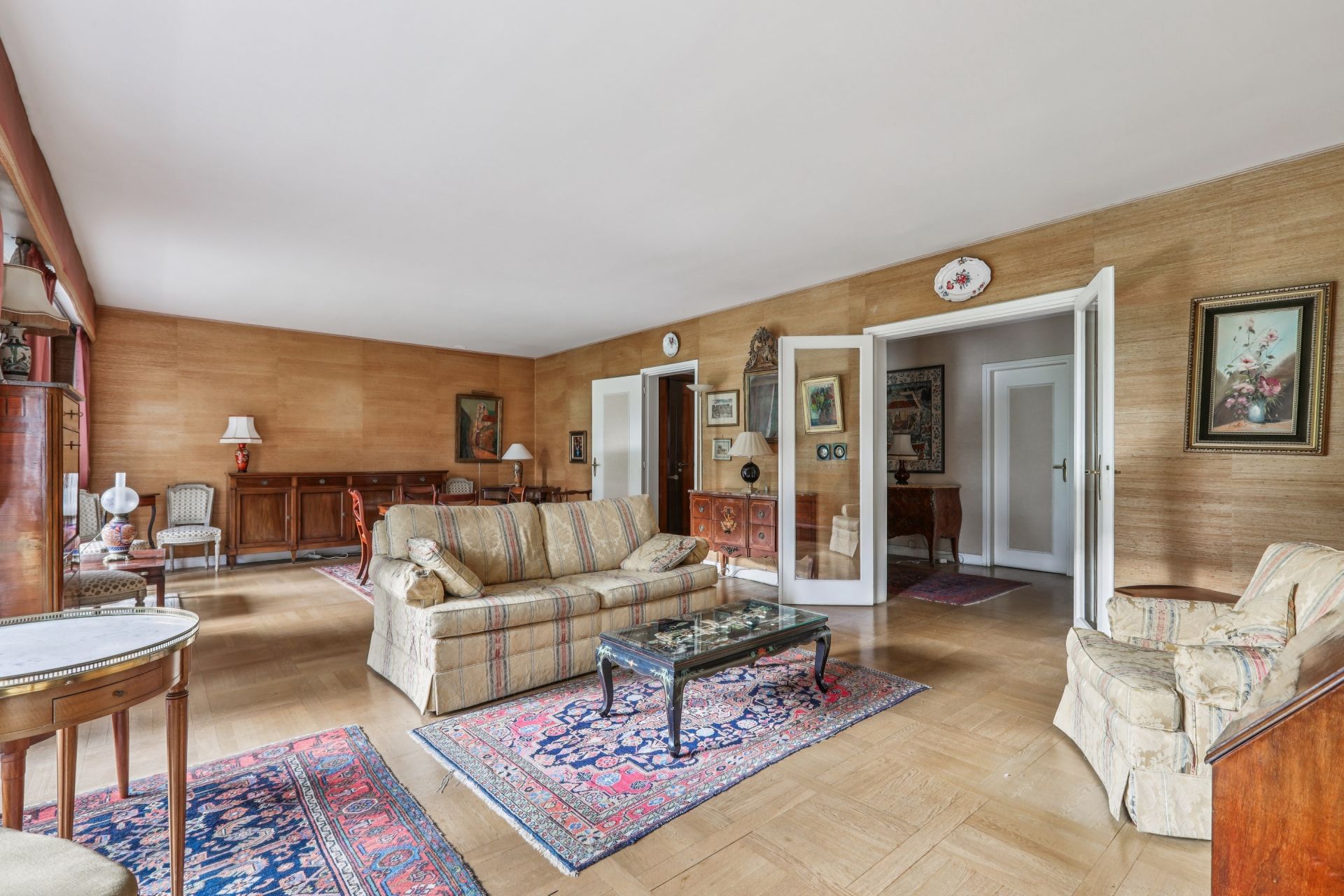 luxury apartment 5 Rooms for sale on VILLE D AVRAY (92410)