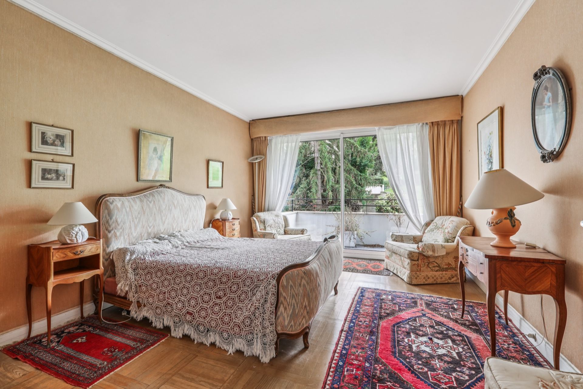 luxury apartment 5 Rooms for sale on VILLE D AVRAY (92410)