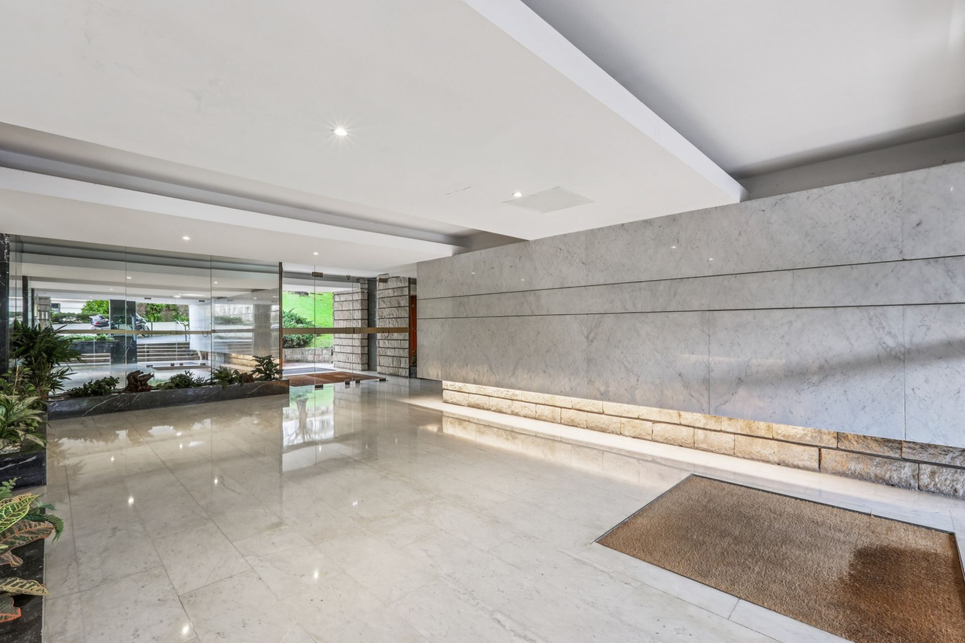 luxury apartment 5 Rooms for sale on VILLE D AVRAY (92410)