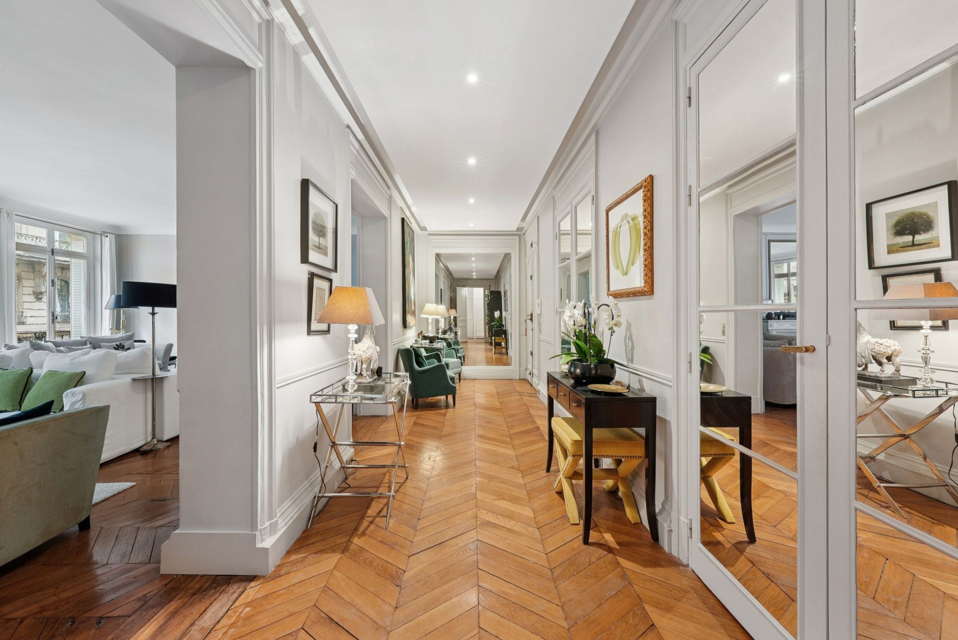 luxury apartment 7 Rooms for sale on PARIS (75017)