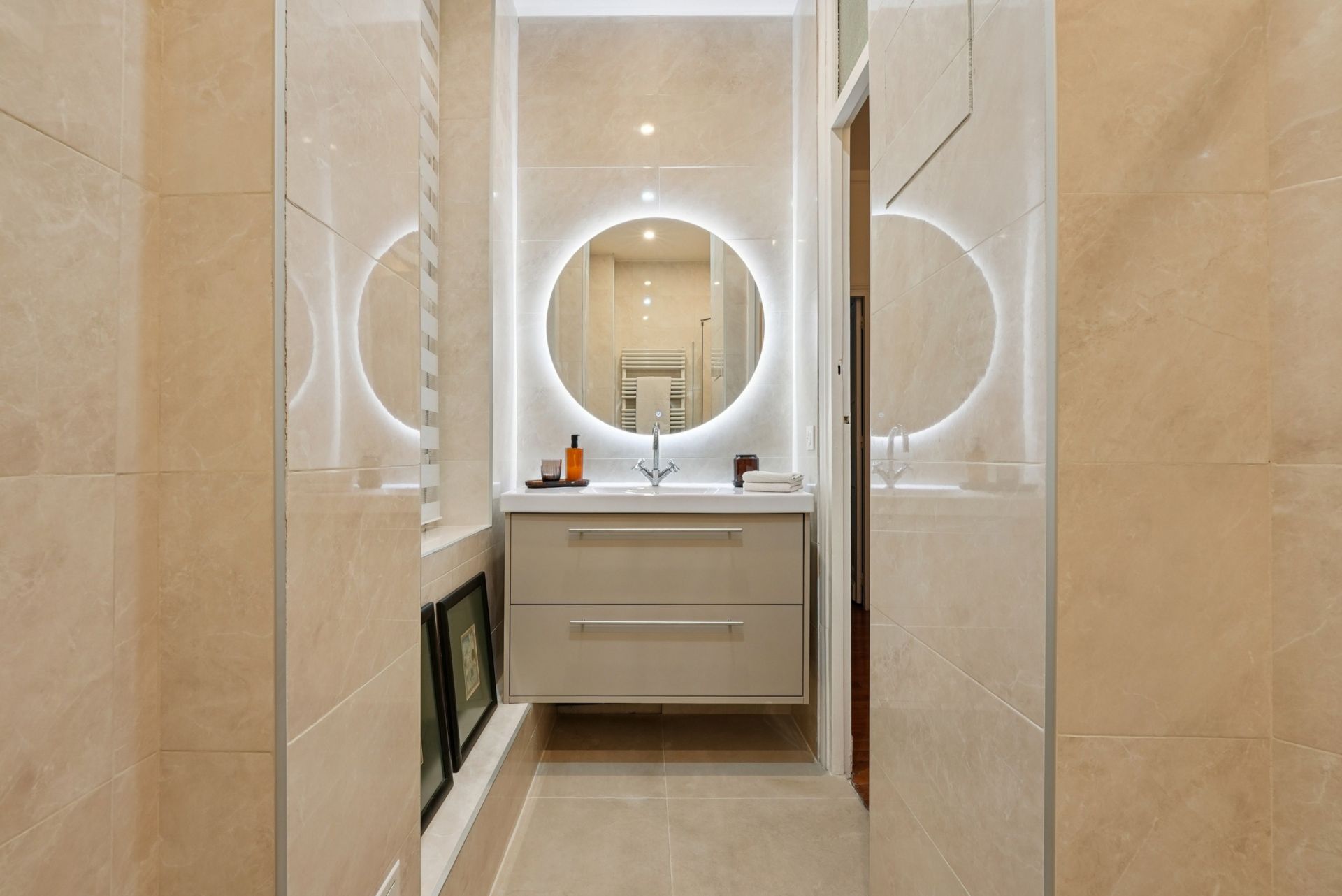 luxury apartment 7 Rooms for sale on PARIS (75017)