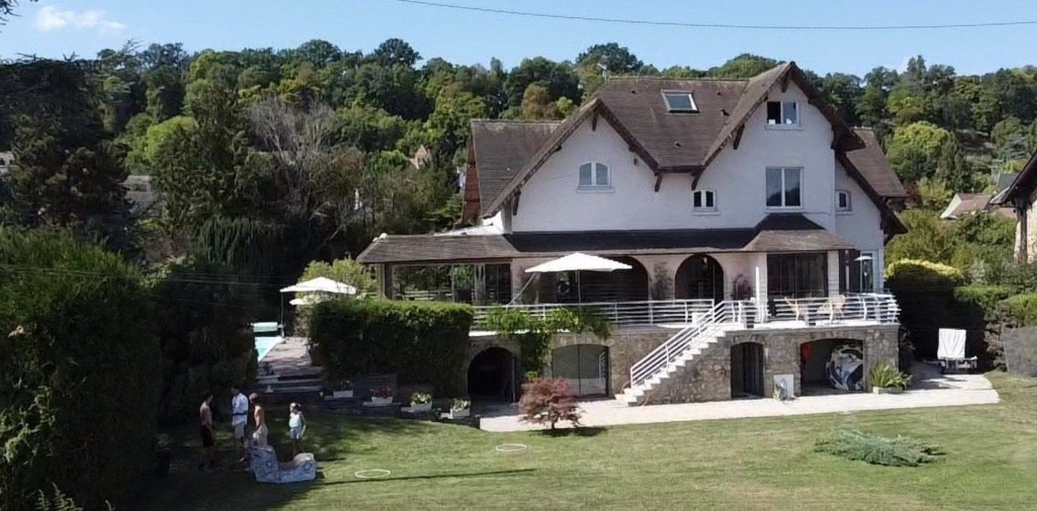 maison de luxe 13 Pièces en vente sur MEDAN (78670)