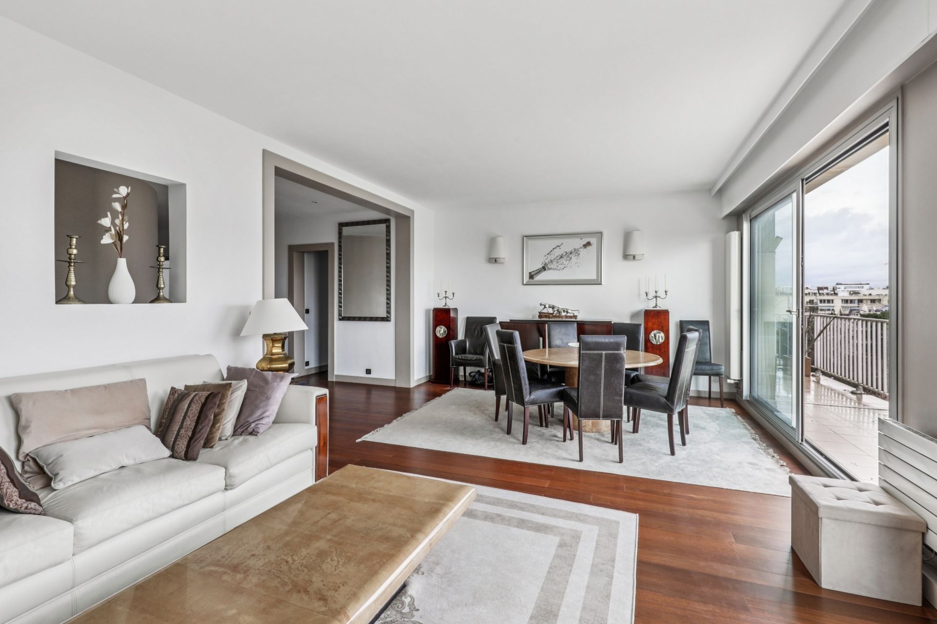 luxury apartment 5 Rooms for sale on NEUILLY SUR SEINE (92200)