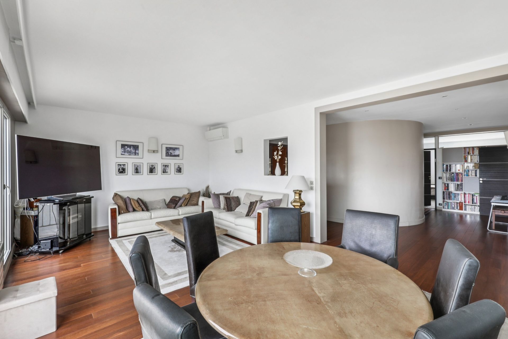 luxury apartment 5 Rooms for sale on NEUILLY SUR SEINE (92200)