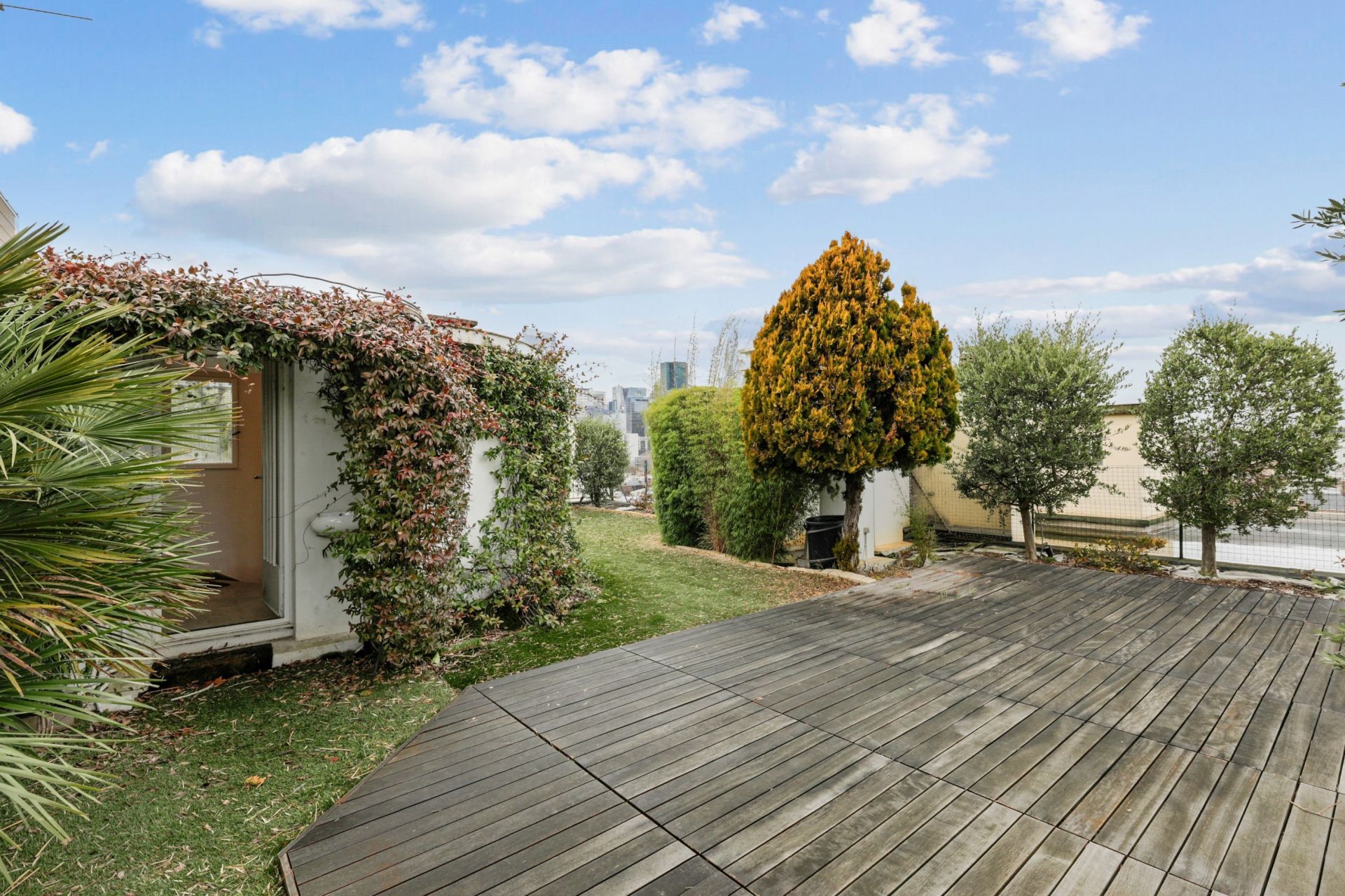 luxury apartment 5 Rooms for sale on NEUILLY SUR SEINE (92200)