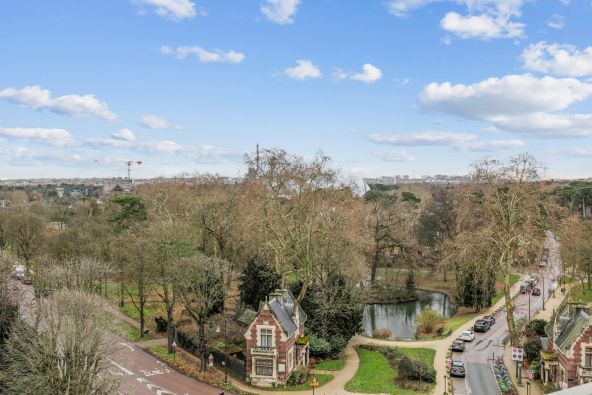 Sale Luxury apartment Neuilly-sur-Seine 5&nbsp;Rooms 125&nbsp;m²