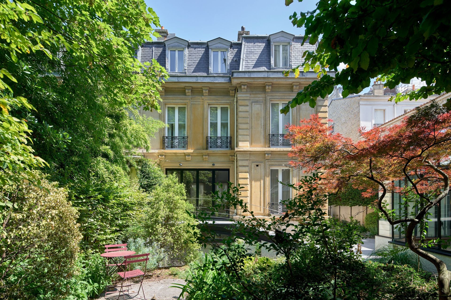 mansion (hôtel particulier) 10 Rooms for sale on PARIS (75116)