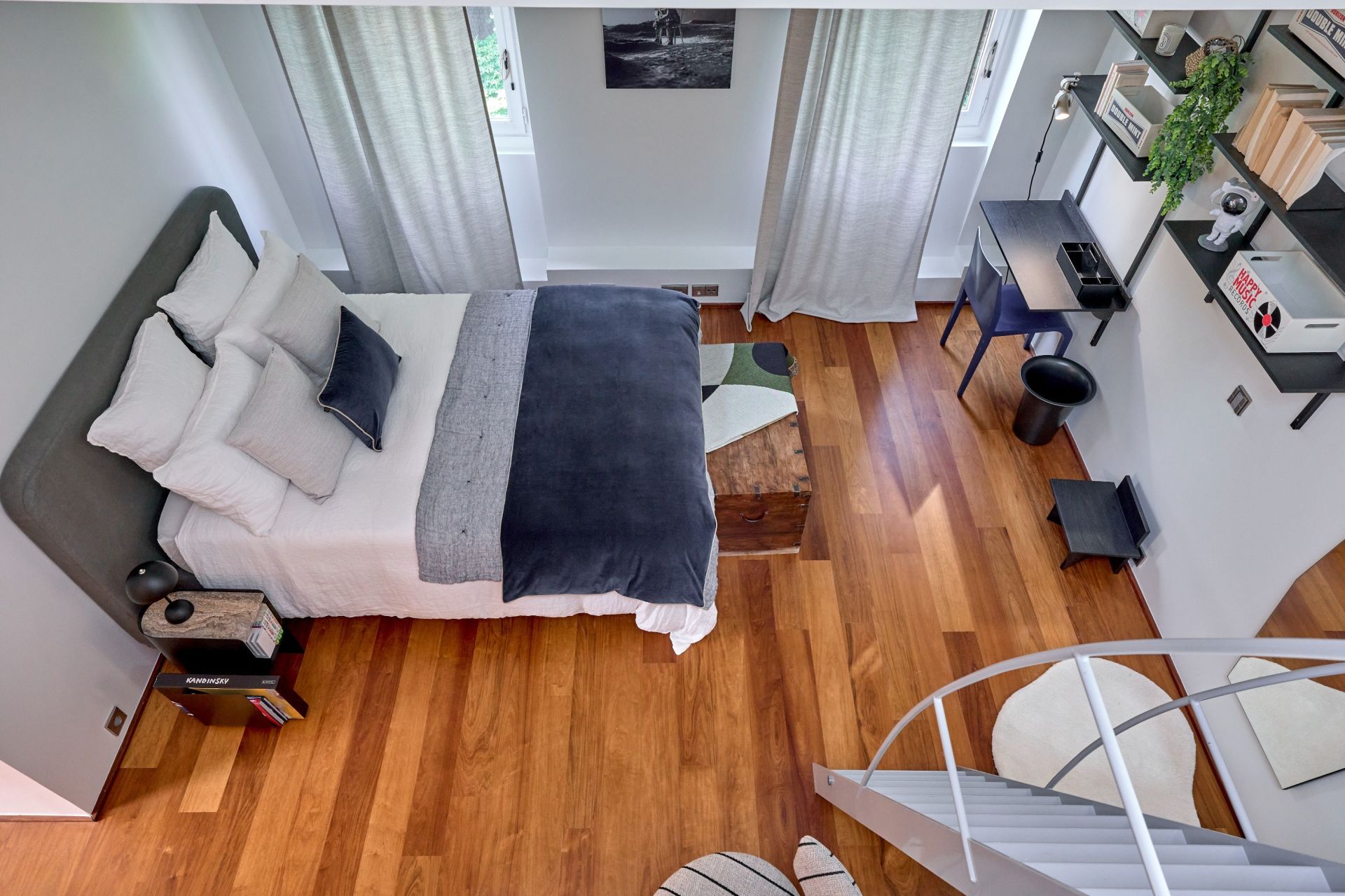 mansion (hôtel particulier) 10 Rooms for sale on PARIS (75116)