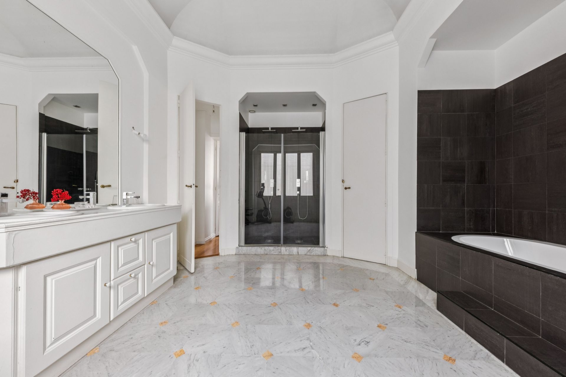 hôtel particulier 20 Pièces en vente sur PARIS (75016)