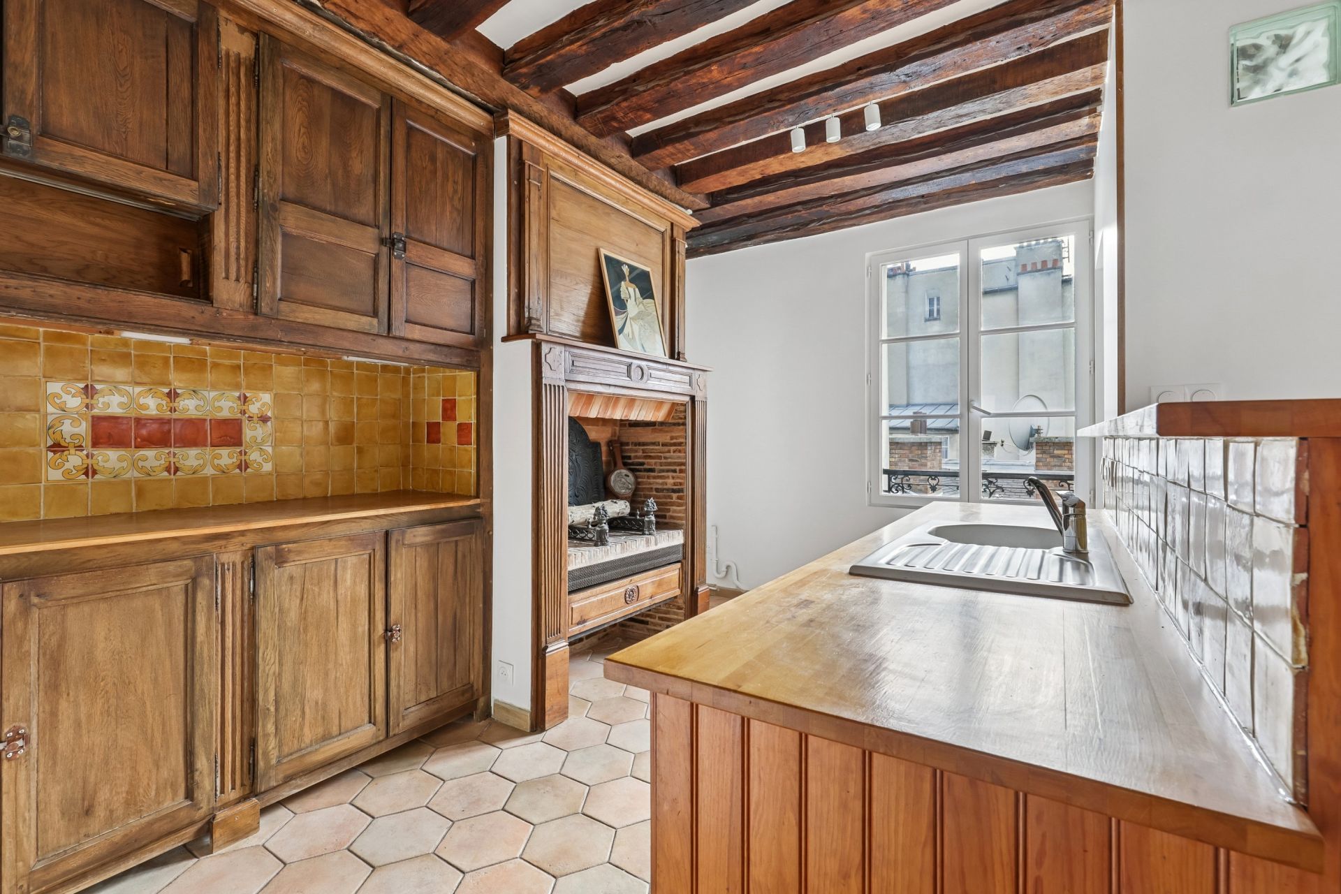 luxury apartment 2 Rooms for sale on PARIS (75004)