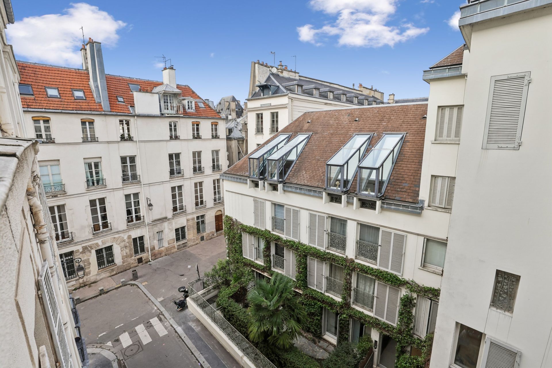 luxury apartment 2 Rooms for sale on PARIS (75004)