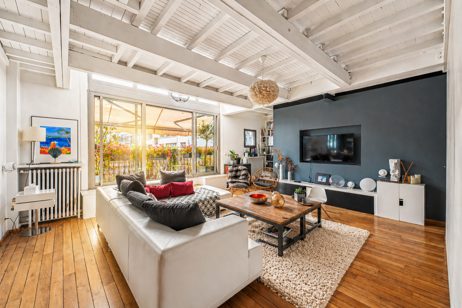 luxury apartment 5 Rooms for sale on PARIS (75116)