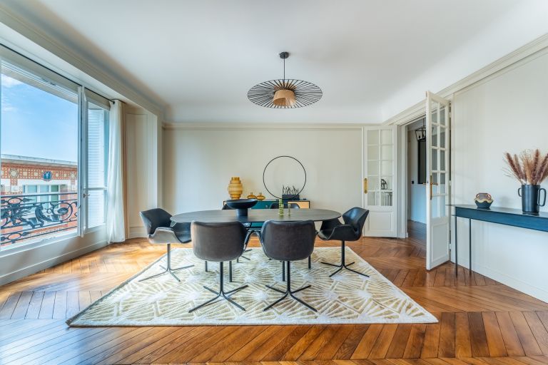 luxury apartment 5 Rooms for sale on PARIS (75003)