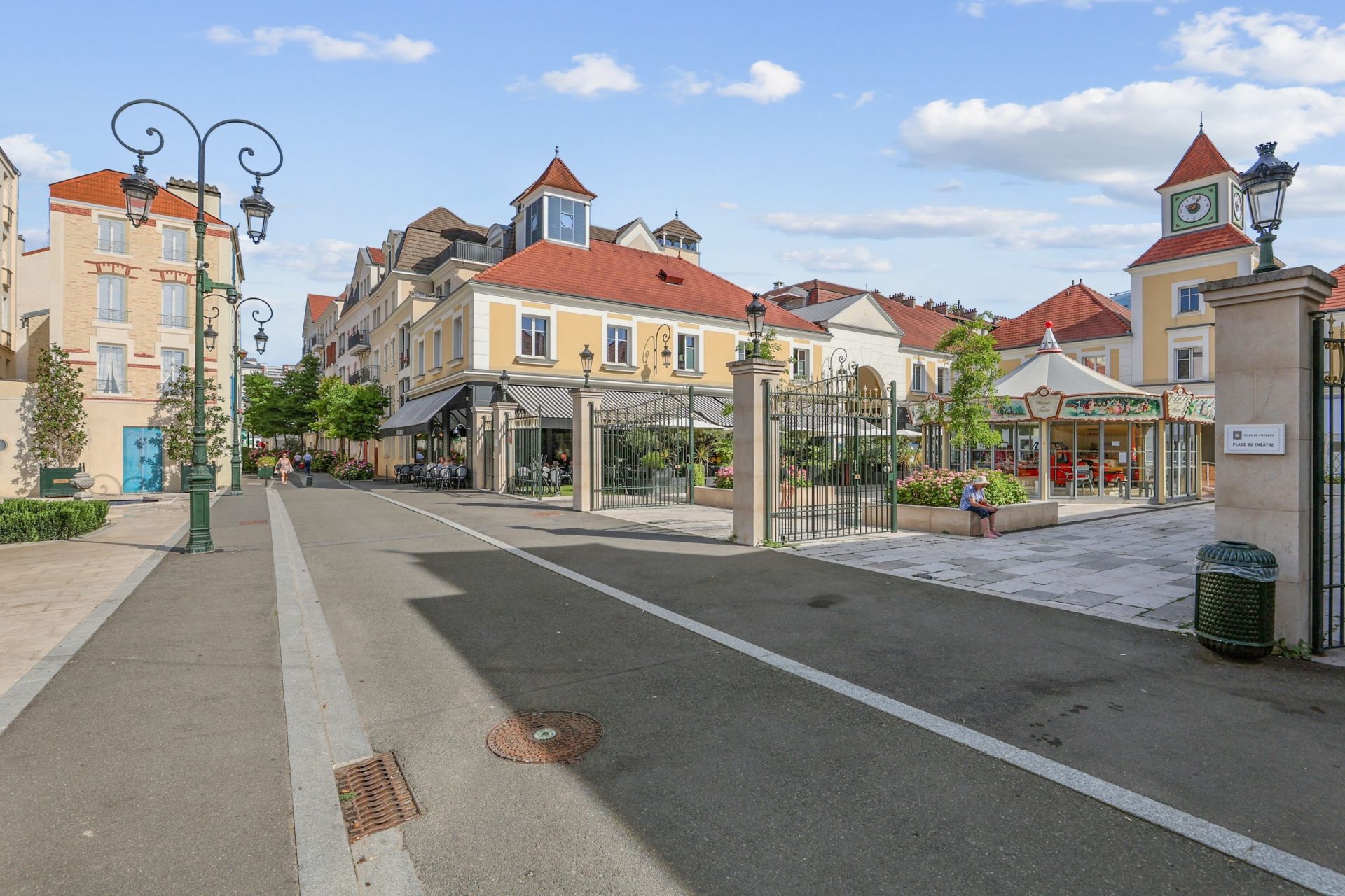 luxury apartment 2 Rooms for rent on PUTEAUX (92800)