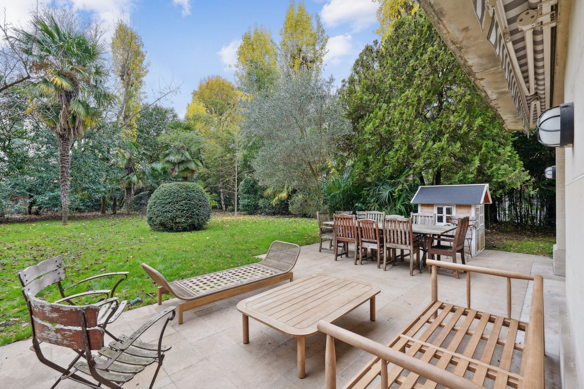 luxury apartment 8 Rooms for sale on NEUILLY SUR SEINE (92200)