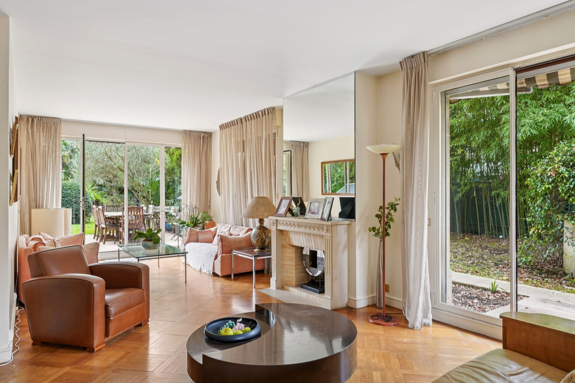 luxury apartment 8 Rooms for sale on NEUILLY SUR SEINE (92200)