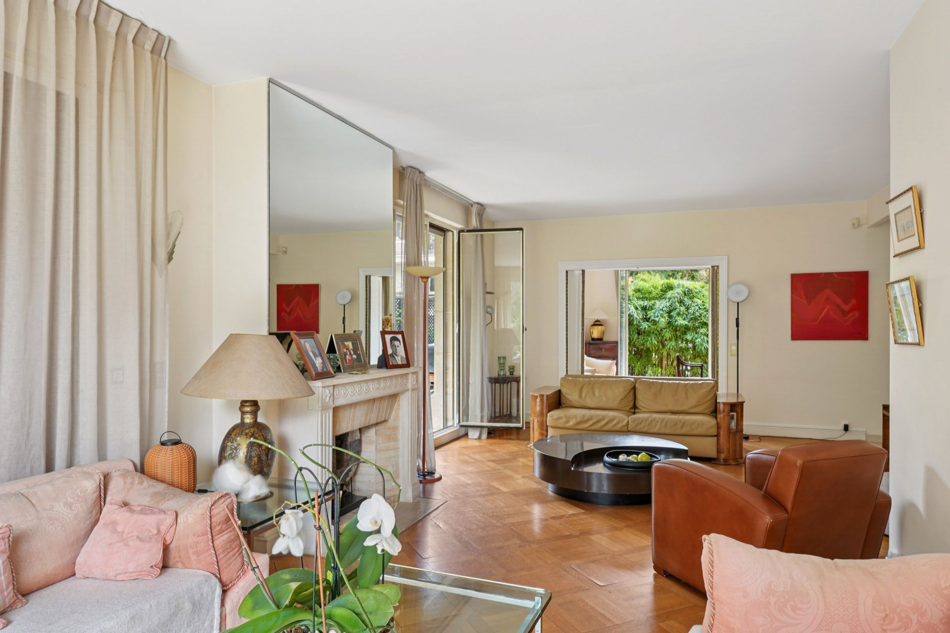 luxury apartment 8 Rooms for sale on NEUILLY SUR SEINE (92200)