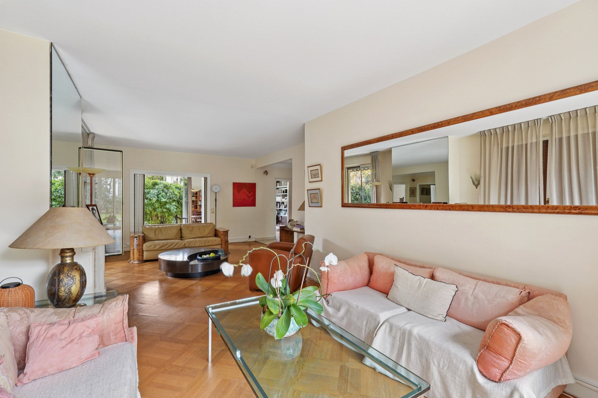 luxury apartment 8 Rooms for sale on NEUILLY SUR SEINE (92200)