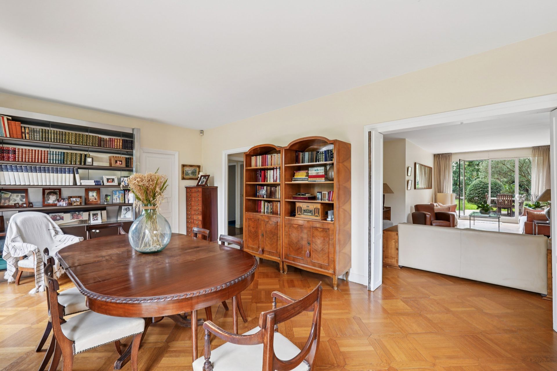 luxury apartment 8 Rooms for sale on NEUILLY SUR SEINE (92200)