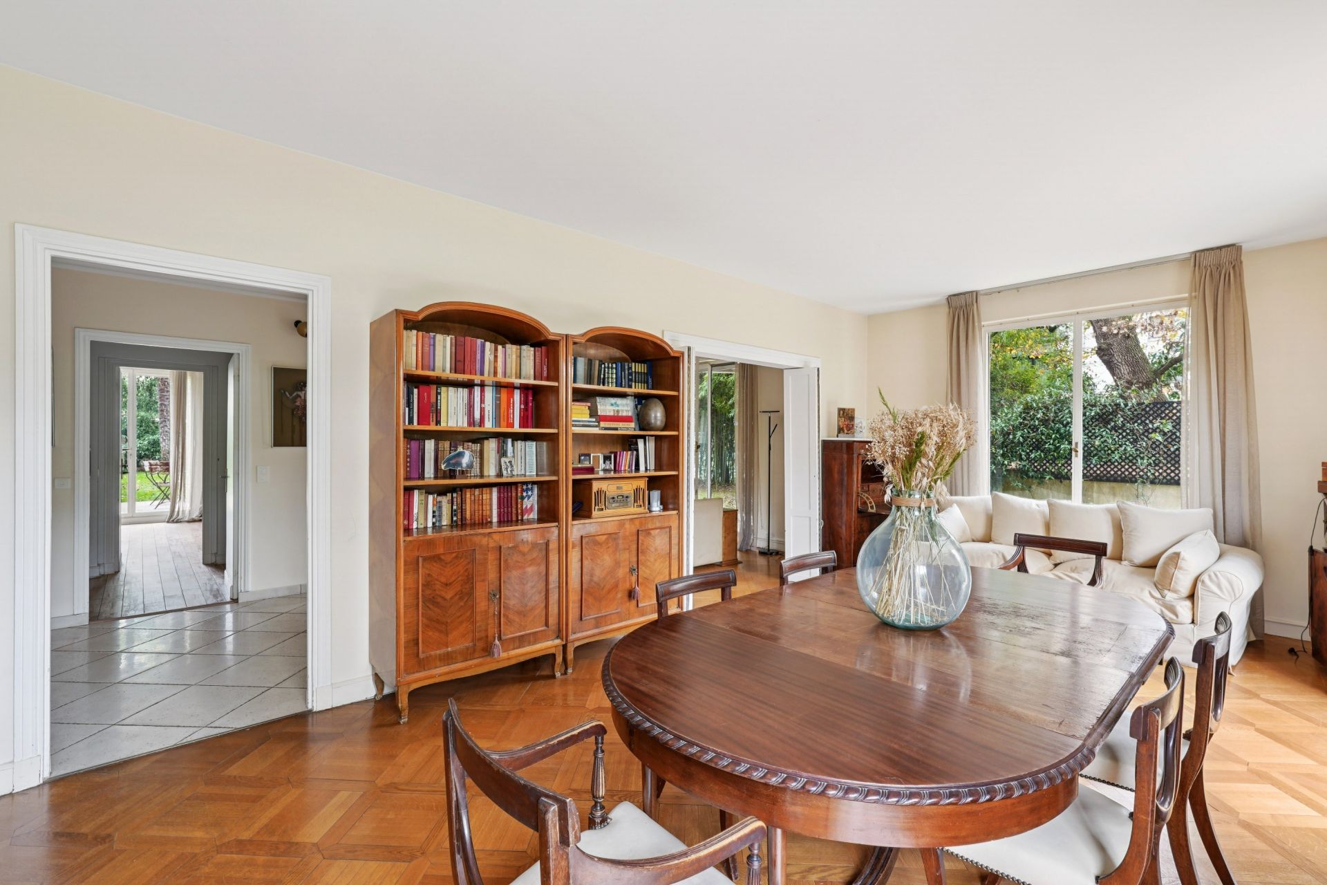 luxury apartment 8 Rooms for sale on NEUILLY SUR SEINE (92200)