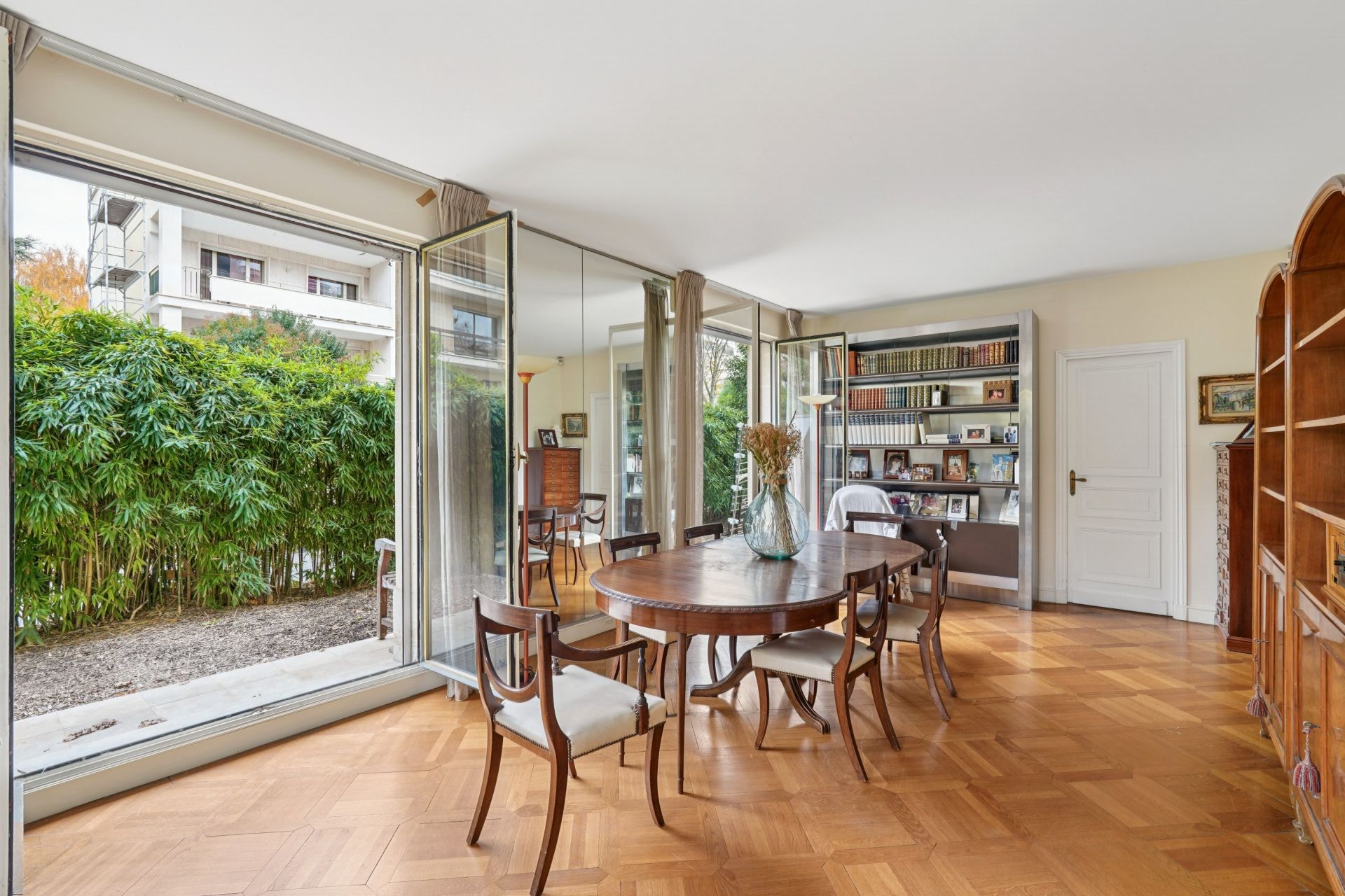 luxury apartment 8 Rooms for sale on NEUILLY SUR SEINE (92200)