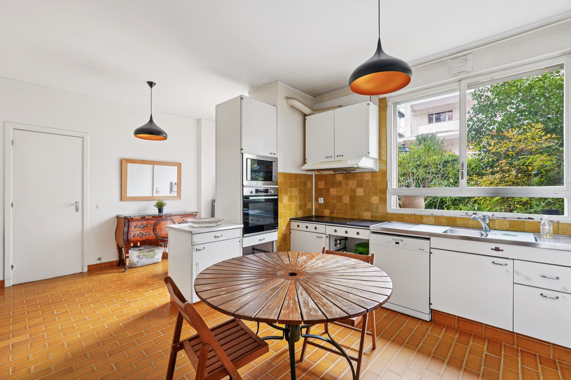 luxury apartment 8 Rooms for sale on NEUILLY SUR SEINE (92200)