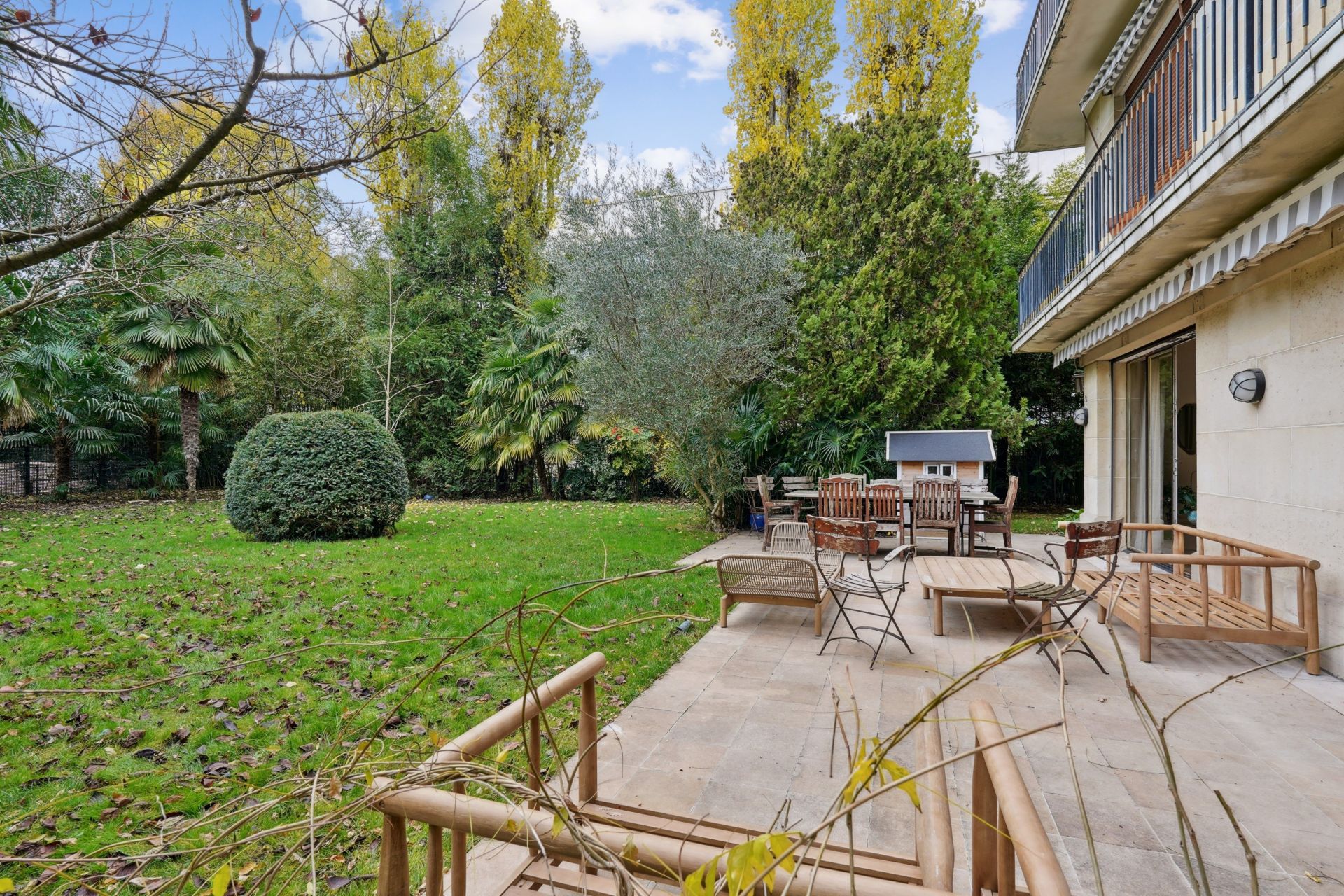 luxury apartment 8 Rooms for sale on NEUILLY SUR SEINE (92200)