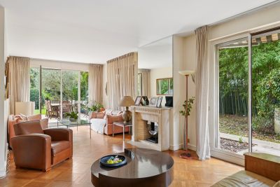 Sale Luxury apartment Neuilly-sur-Seine 8&nbsp;Rooms 194&nbsp;m²