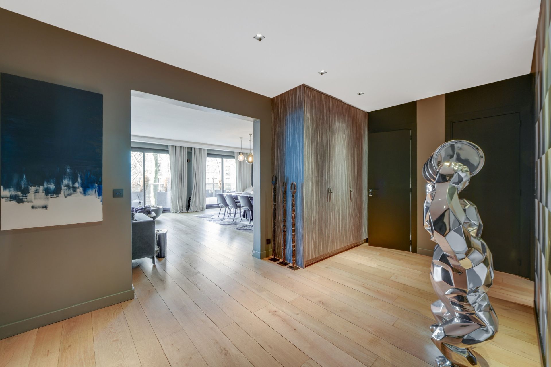 luxury apartment 5 Rooms for sale on PARIS (75016)