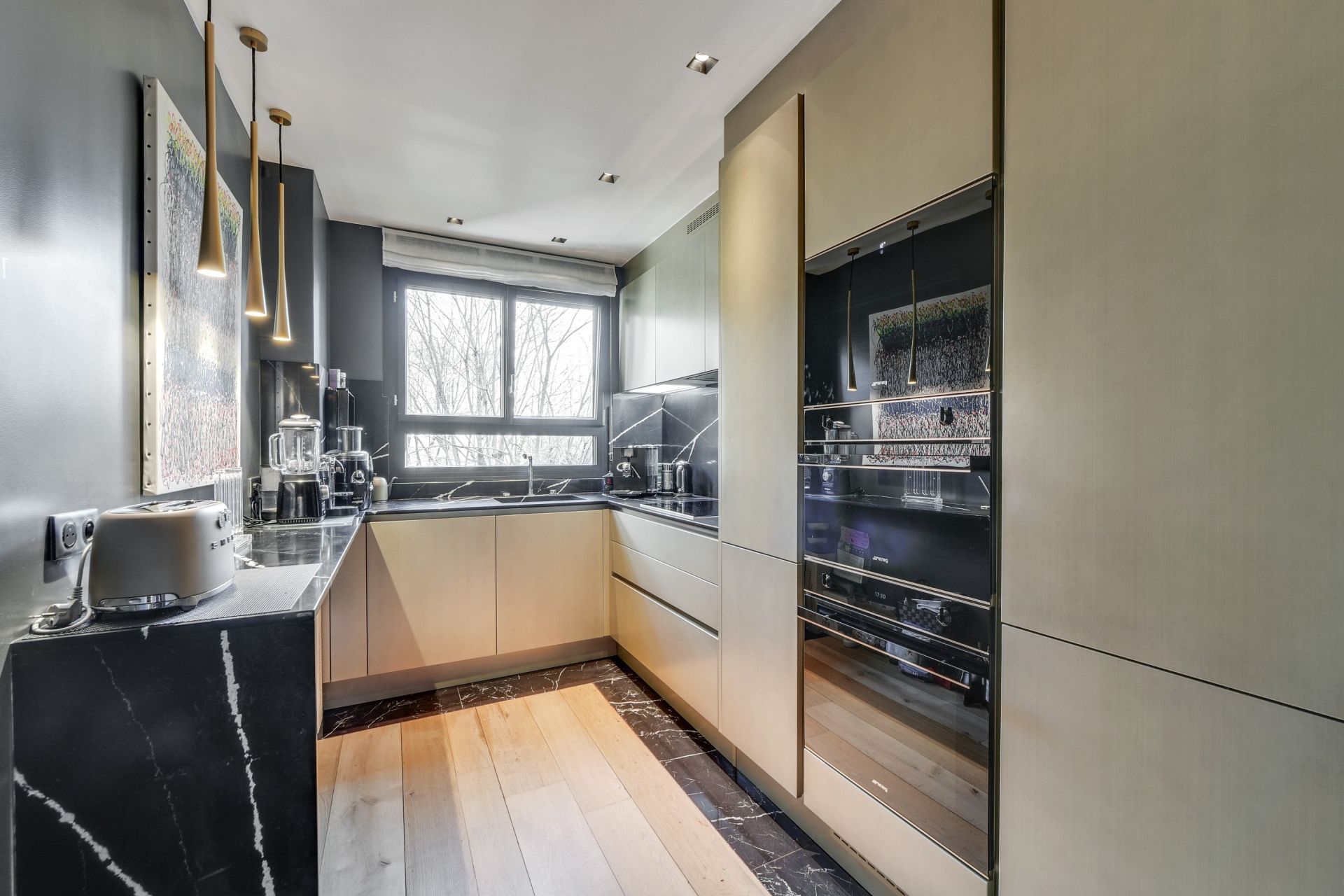 luxury apartment 5 Rooms for sale on PARIS (75016)