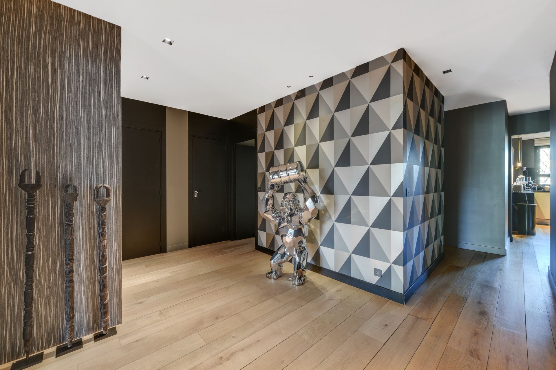 luxury apartment 5 Rooms for sale on PARIS (75016)