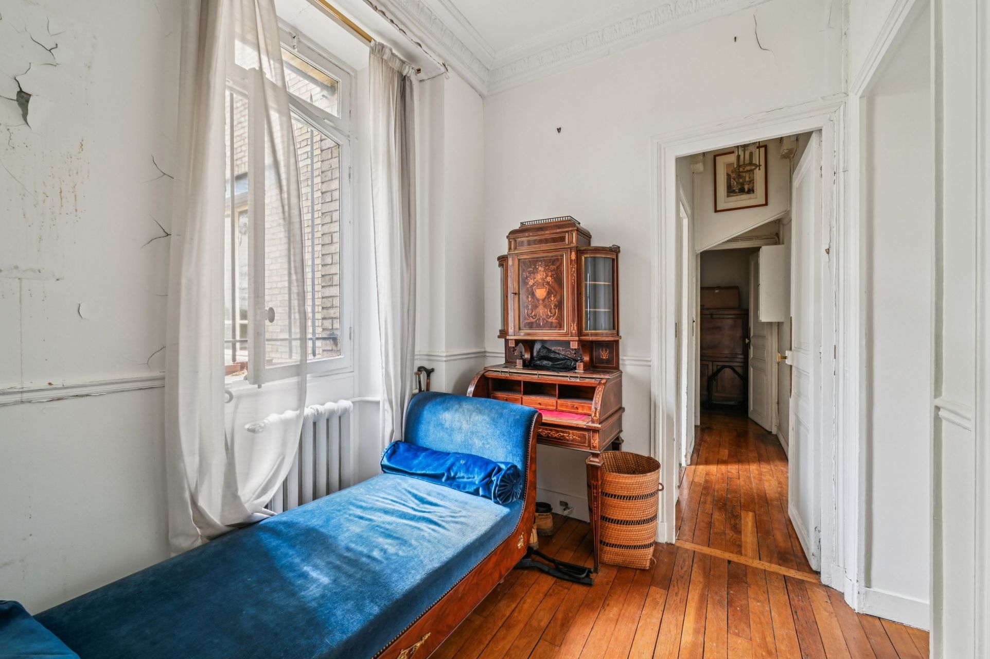 luxury apartment 8 Rooms for sale on PARIS (75016)