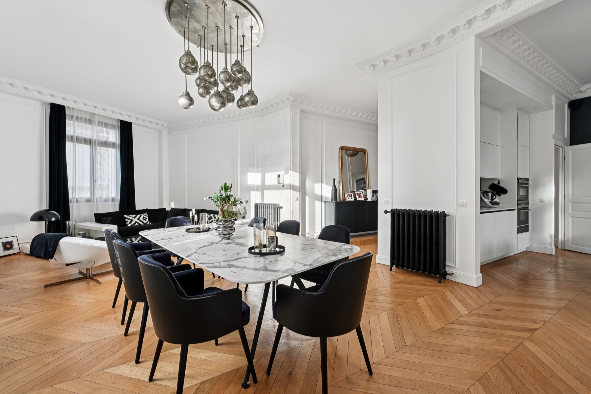 luxury apartment 7 Rooms for sale on PARIS (75016)