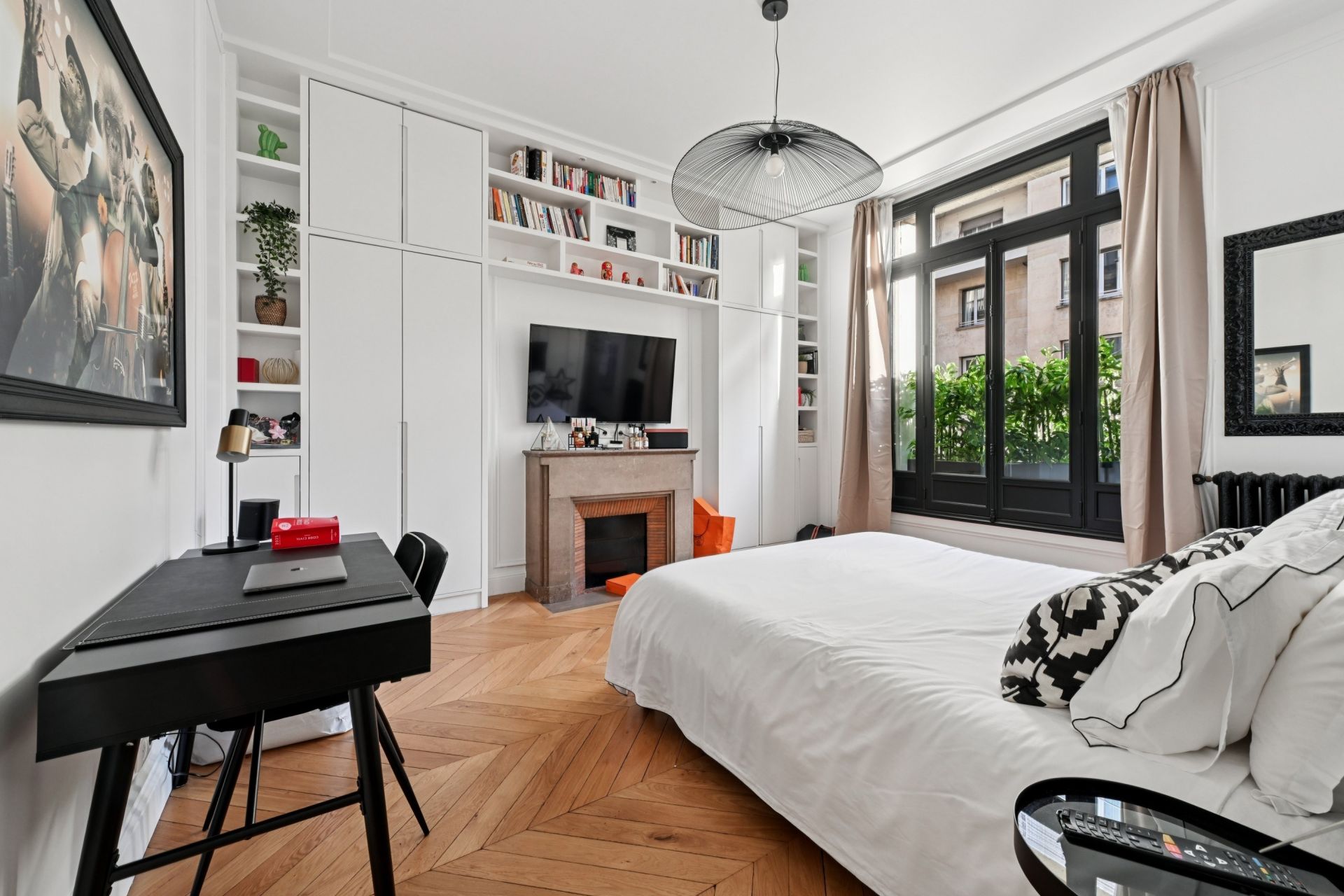 luxury apartment 7 Rooms for sale on PARIS (75016)